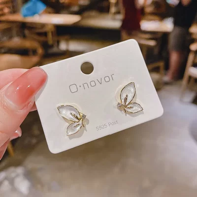 Cute Resin Butterfly Stud Earrings for Women Korean Fashion Temperament Beautiful Elegant Jewelry Gift Sweet Girl Accessorie